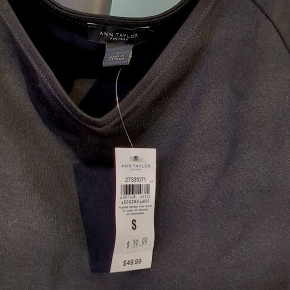 NWT Women's Small Ann Taylor Black T-Shirt - Picture 2 of 3